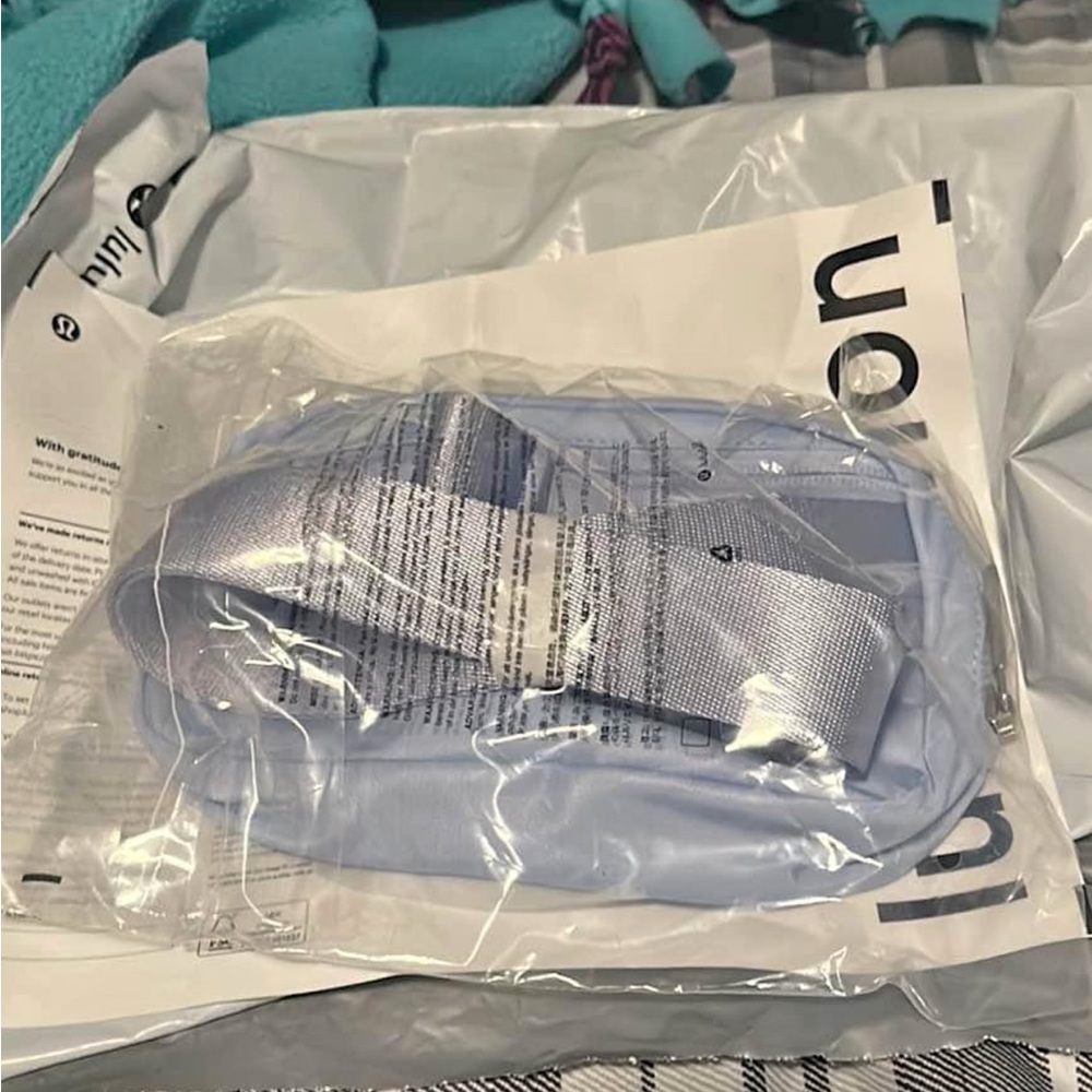 Lululemon Everywhere Belt Bag